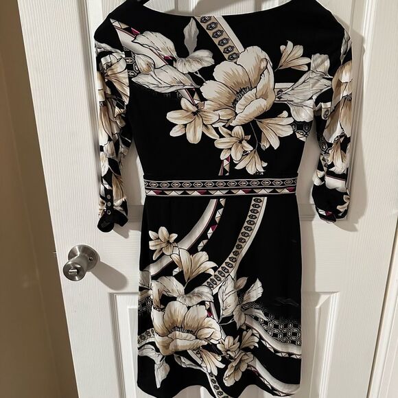 NWT White House Black Market Floral Dress - XXS Black floral stretch dress - Picture 5 of 7